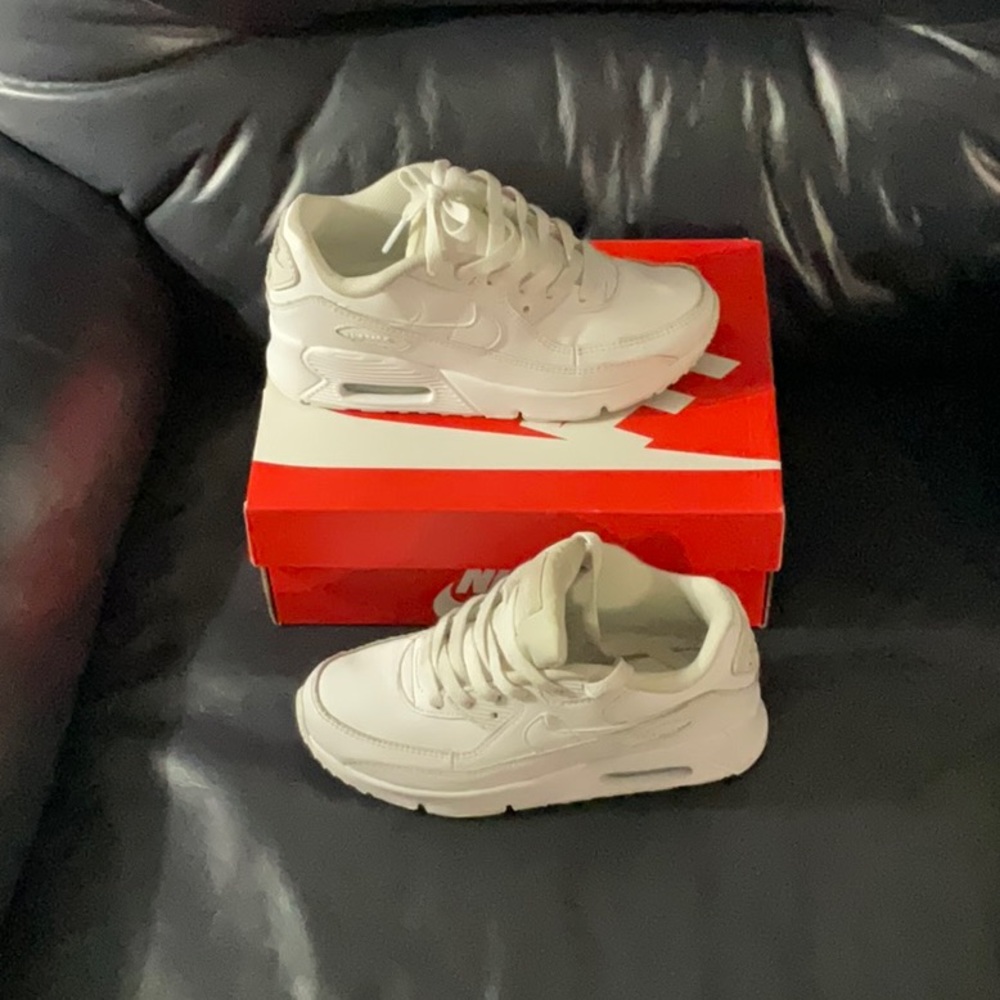Boys white Nike Air Max 90
